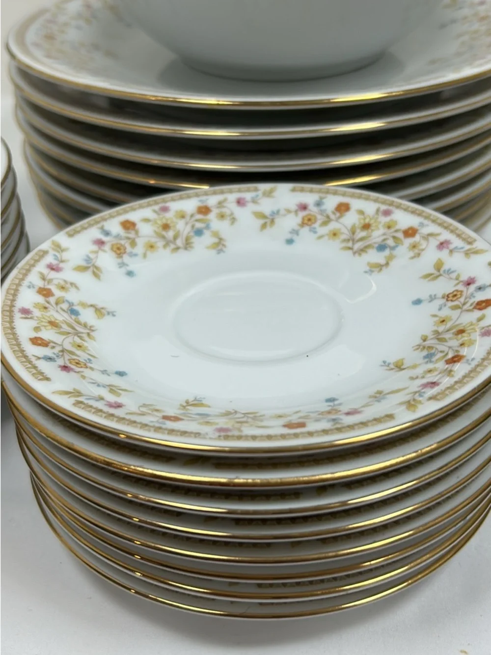 Liling yung shen fine china dinnerware set for 8